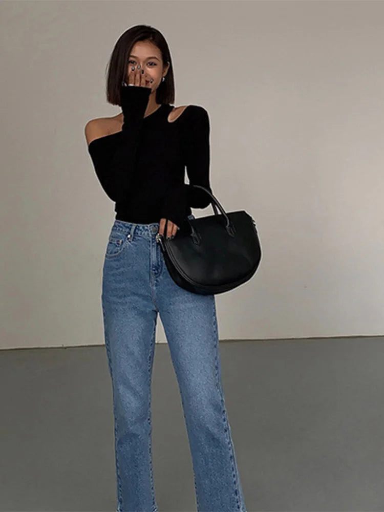Off-Shoulder Long-Sleeved T-Shirt