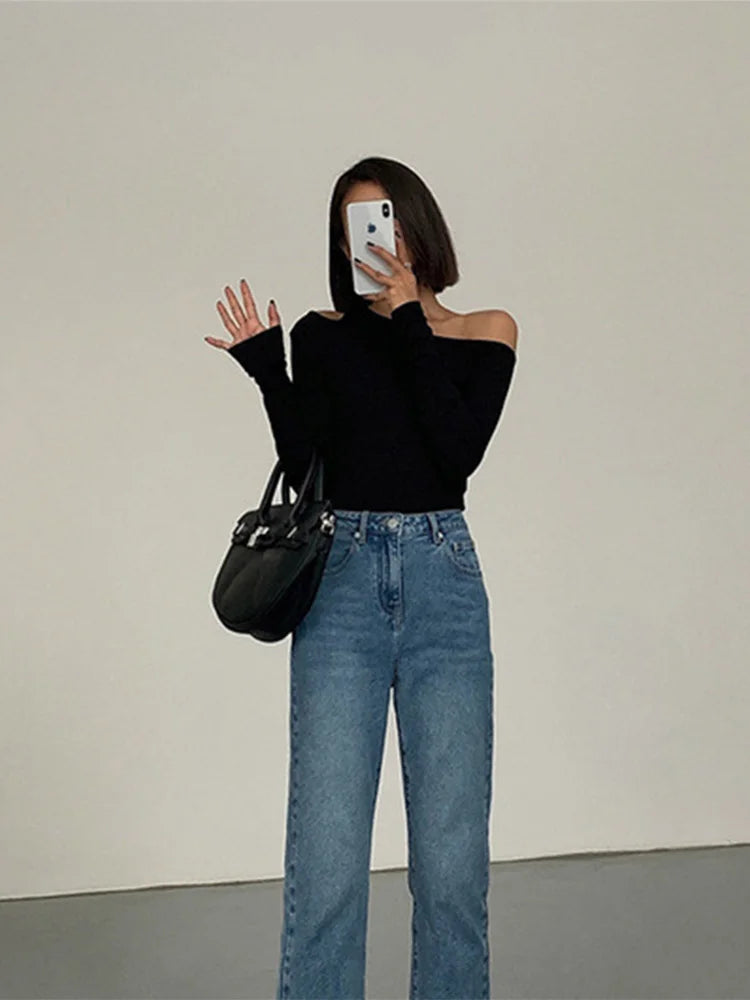 Off-Shoulder Long-Sleeved T-Shirt